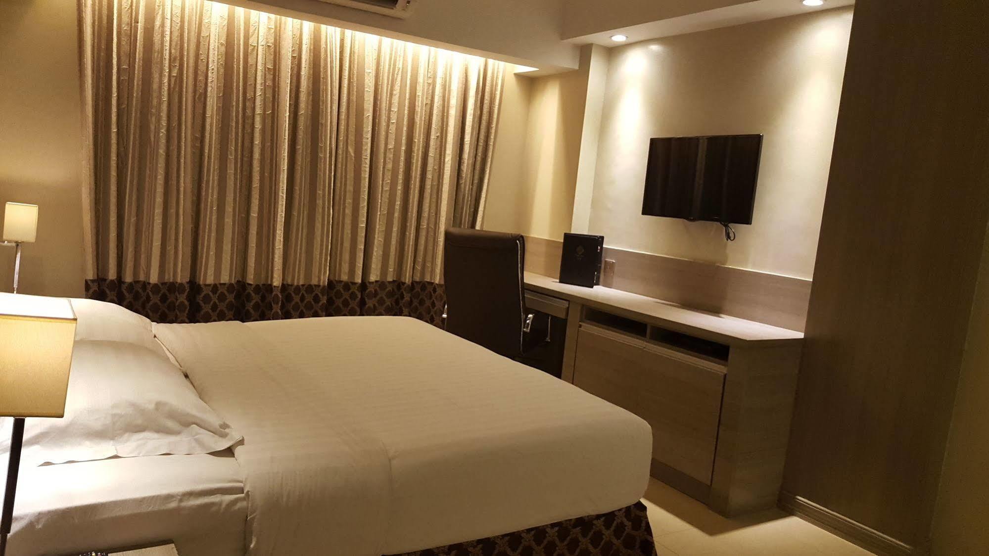 Prime Hotel Angeles